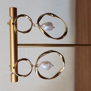 NWT Brigitte Double Golden Ribbon Maxi Pearl Earrings